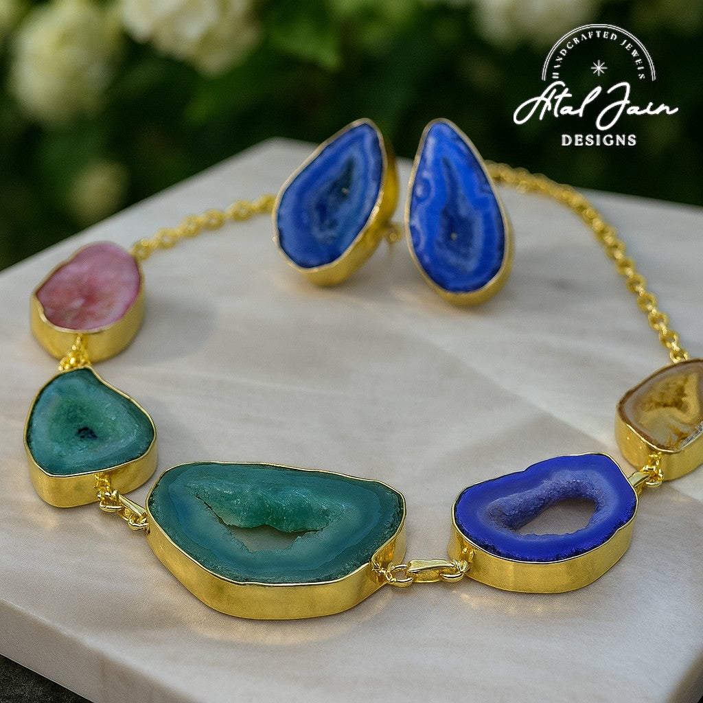 Splendid Agate Gemstone Necklace with Earrings