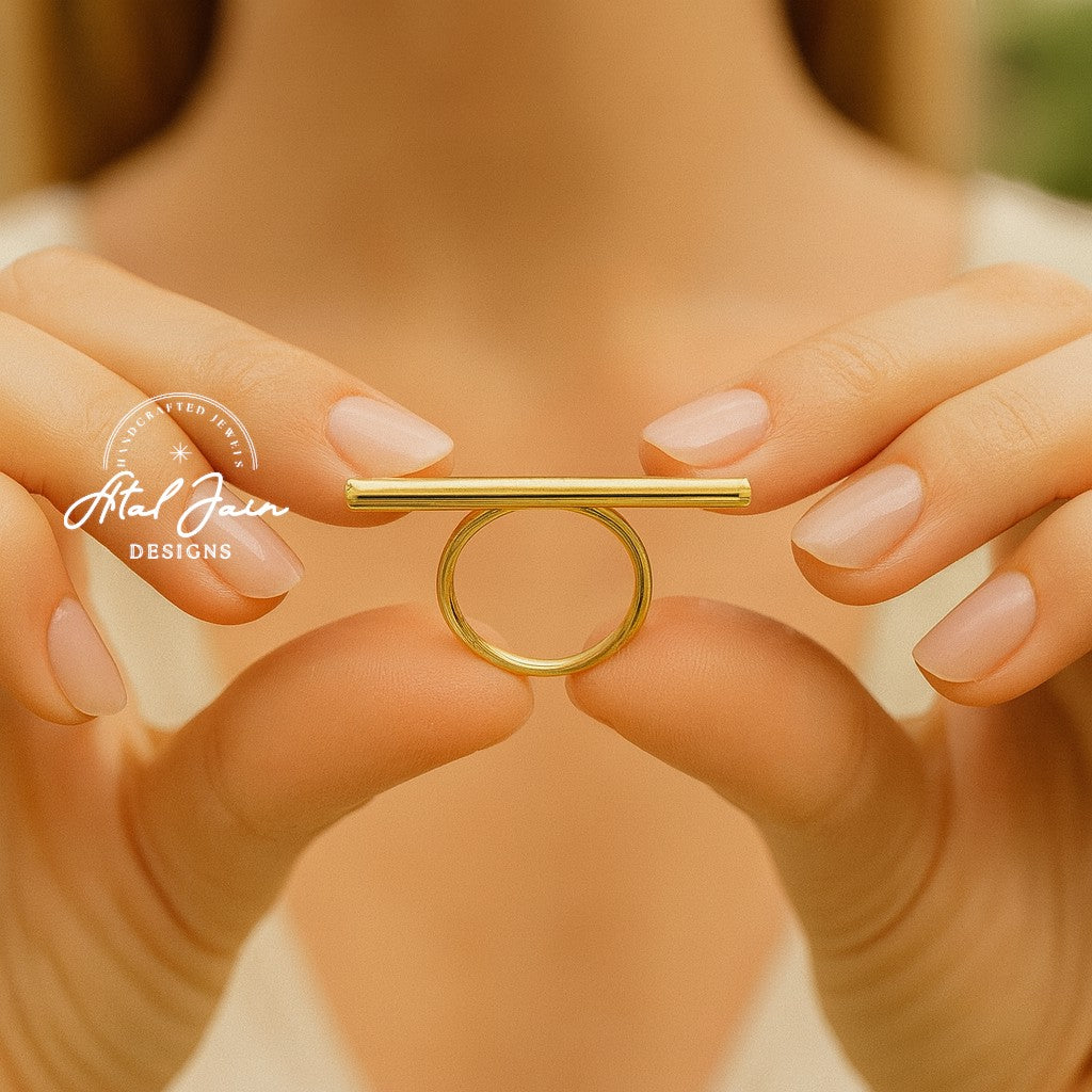 Aristocratic Gold Bar Ring