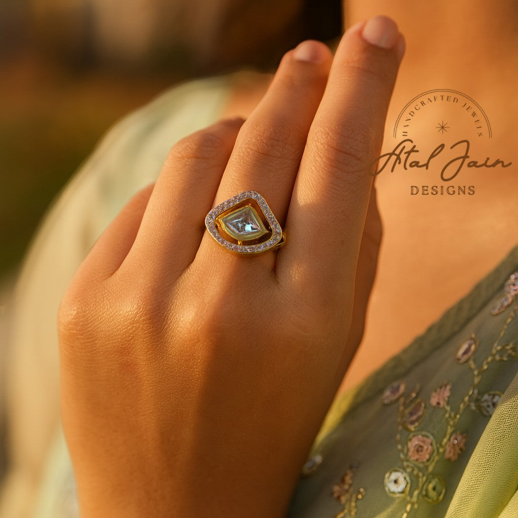 Ishya Gleam Crest Ring
