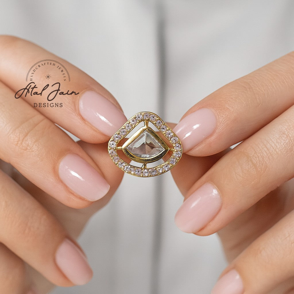 Ishya Gleam Crest Ring