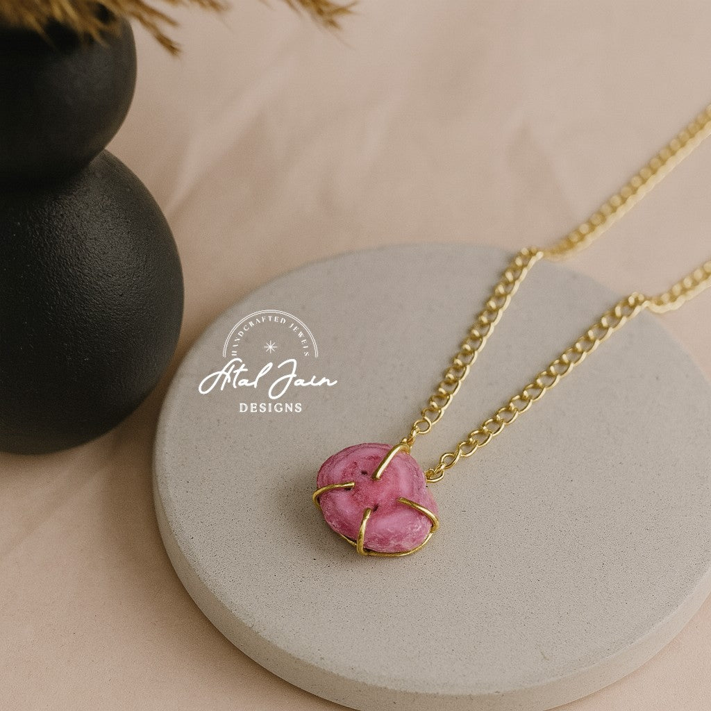 Gemstone Symphony: Agate on Gold Pendant
