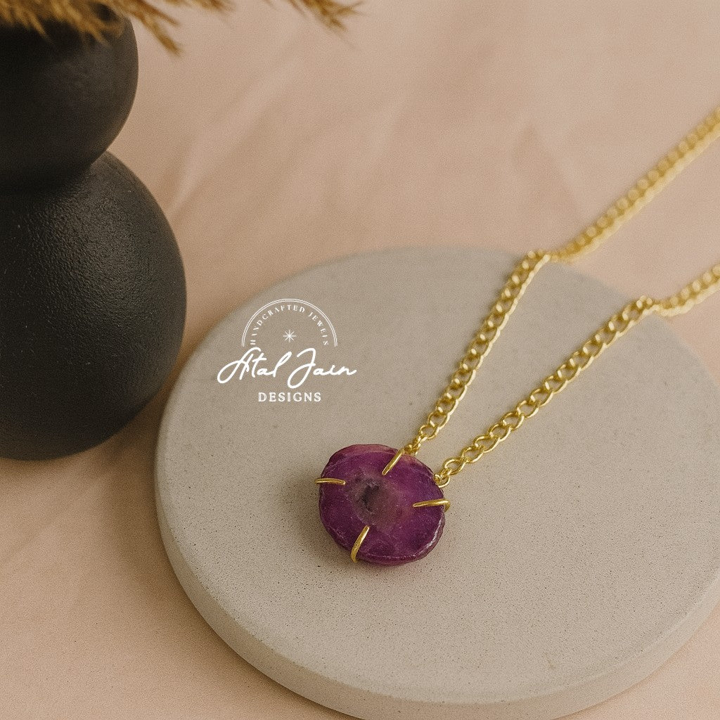Gemstone Symphony: Agate on Gold Pendant