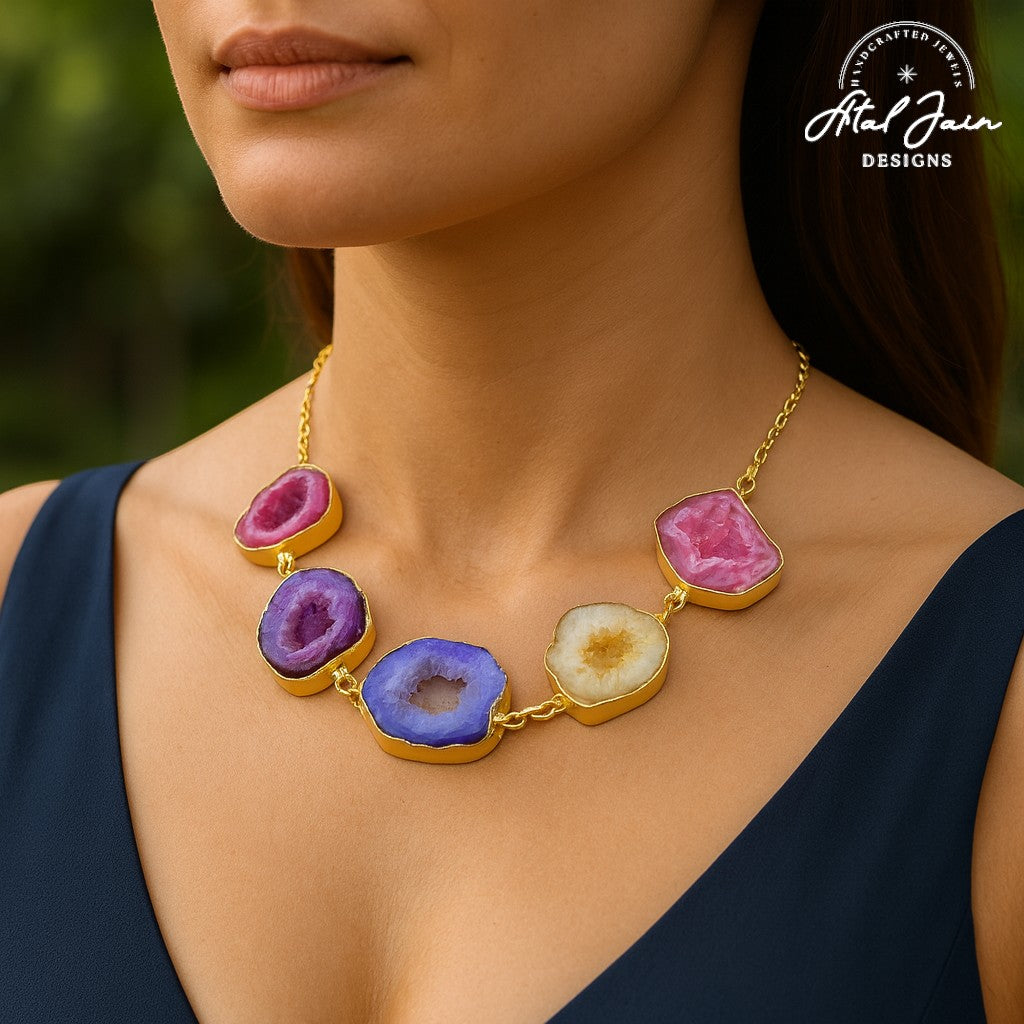 Splendid Agate Gemstone Necklace with Earrings
