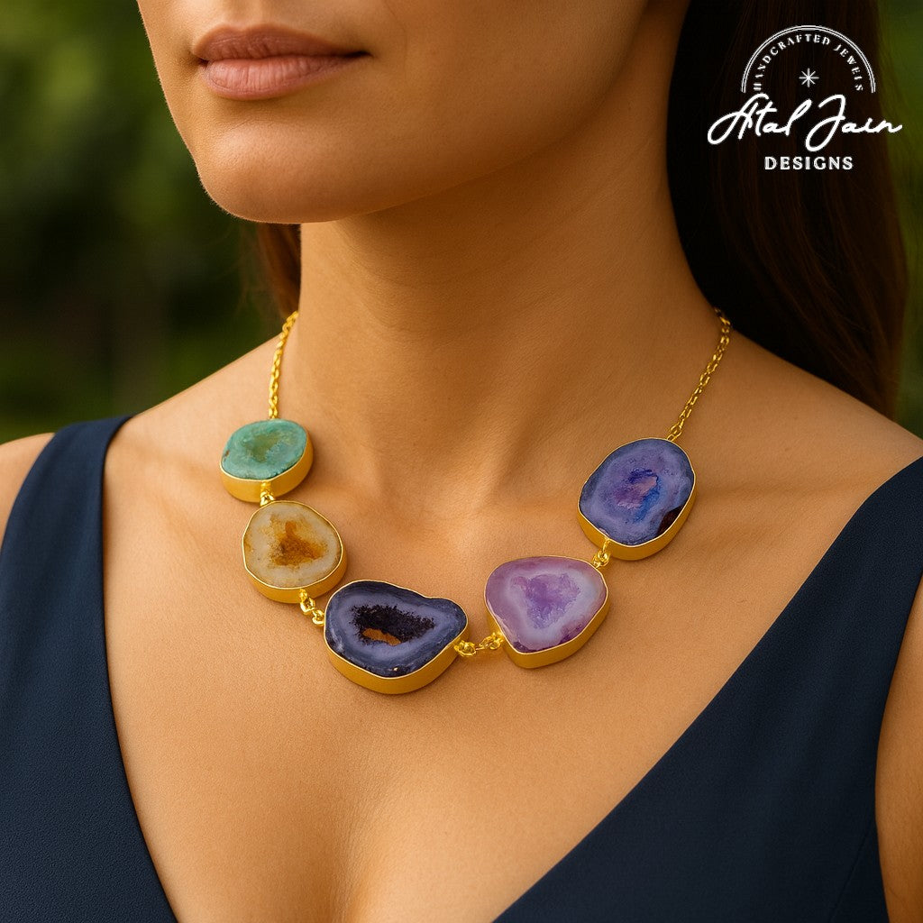 Splendid Agate Gemstone Necklace with Earrings