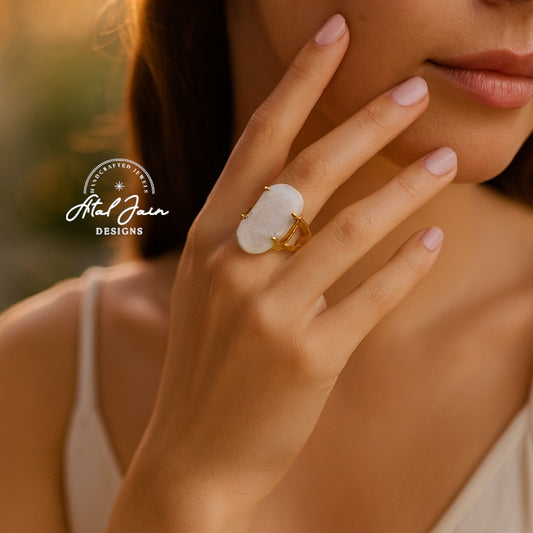 The Exquisite White Stone Ring