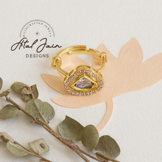 Ishya Gleam Crest Ring